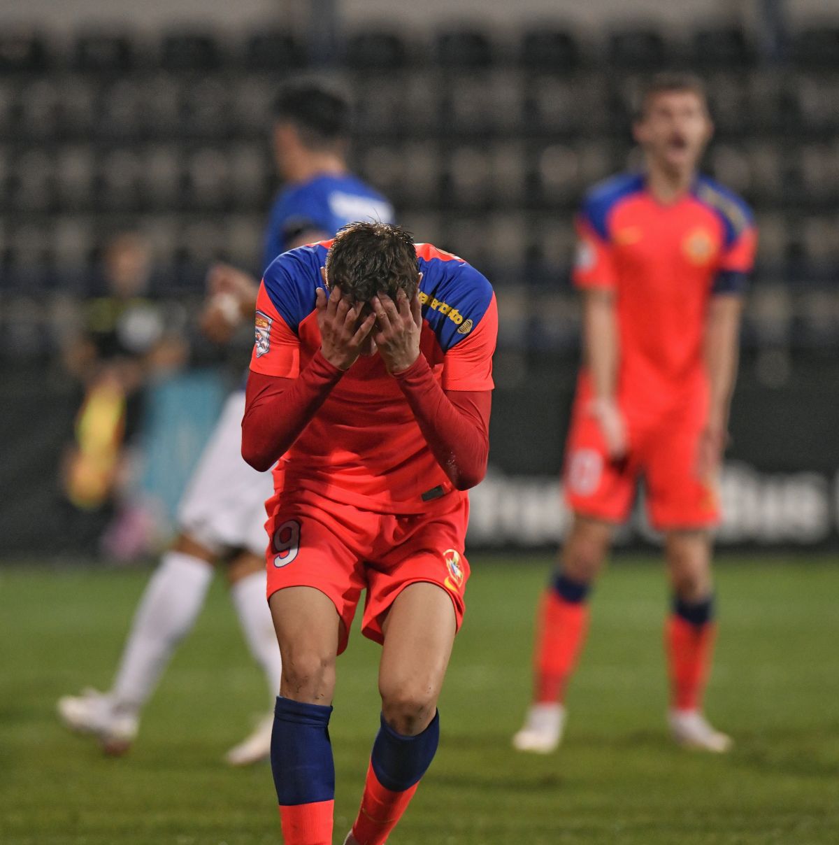 Gică Hagi, distrus după înfrângerea cu FCSB: „După meciul ăsta ne-am schimbat obiectivul, trebuie să rămânem în Liga 1”