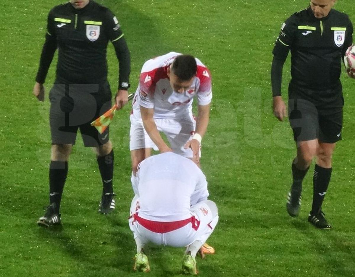 3 detalii de la Csikszereda - Dinamo: jucătorul „câinilor” a izbucnit în plâns după meci + Burcă și fotbaliștii săi au scandat cu galeria „România, România”