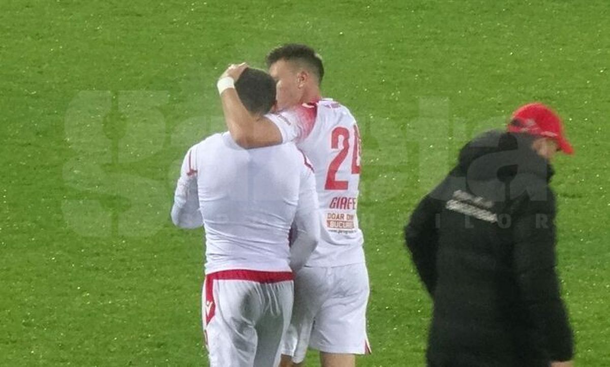 3 detalii de la Csikszereda - Dinamo: jucătorul „câinilor” a izbucnit în plâns după meci + Burcă și fotbaliștii săi au scandat cu galeria „România, România”