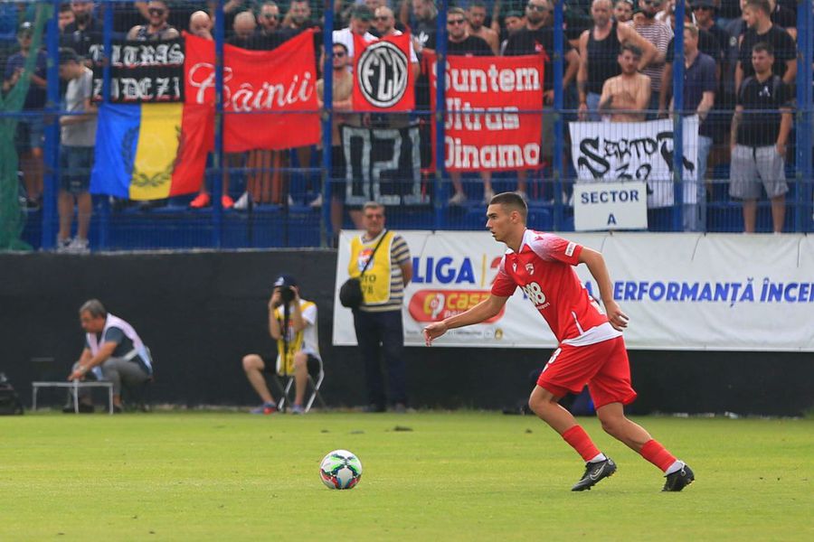 David Țone Fotbalistul lui Dinamo reclamă influența lui Ioan Becali: „A impus jucători, el decide tot!” » A ratat un transfer la Fiorentina, acum vrea să semneze cu Rapid!