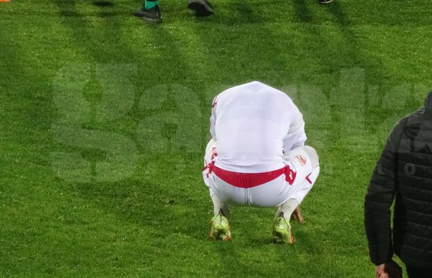 3 detalii de la Csikszereda - Dinamo: jucătorul „câinilor” a izbucnit în plâns după meci + Burcă și fotbaliștii săi au scandat cu galeria „România, România”