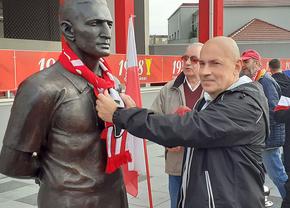Legendarul Iosif Petschovschi, omagiat la Arad » Statuie dezvelită în fața stadionului