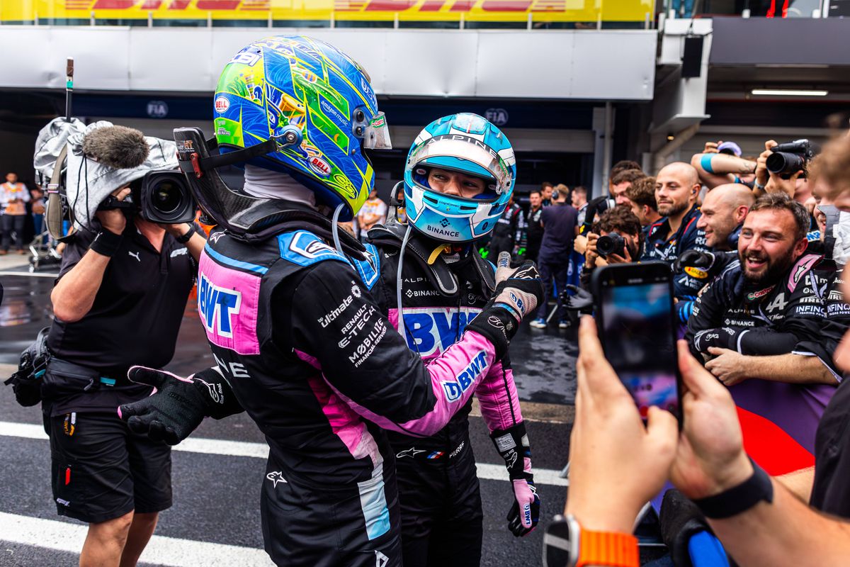 „Aș vrea să îmi iau vacanță de acum. Cel mai prost monopost!” » Panică în garajul Mercedes! Va refuza Lewis Hamilton să ia startul în ultimele trei curse ale sezonului?