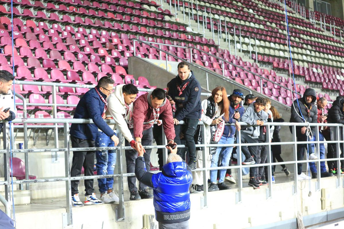 Ce s-a întâmplat pe gazon la finalul meciului Rapid - Hermannstadt / Foto: Ionuț Iordache GSP