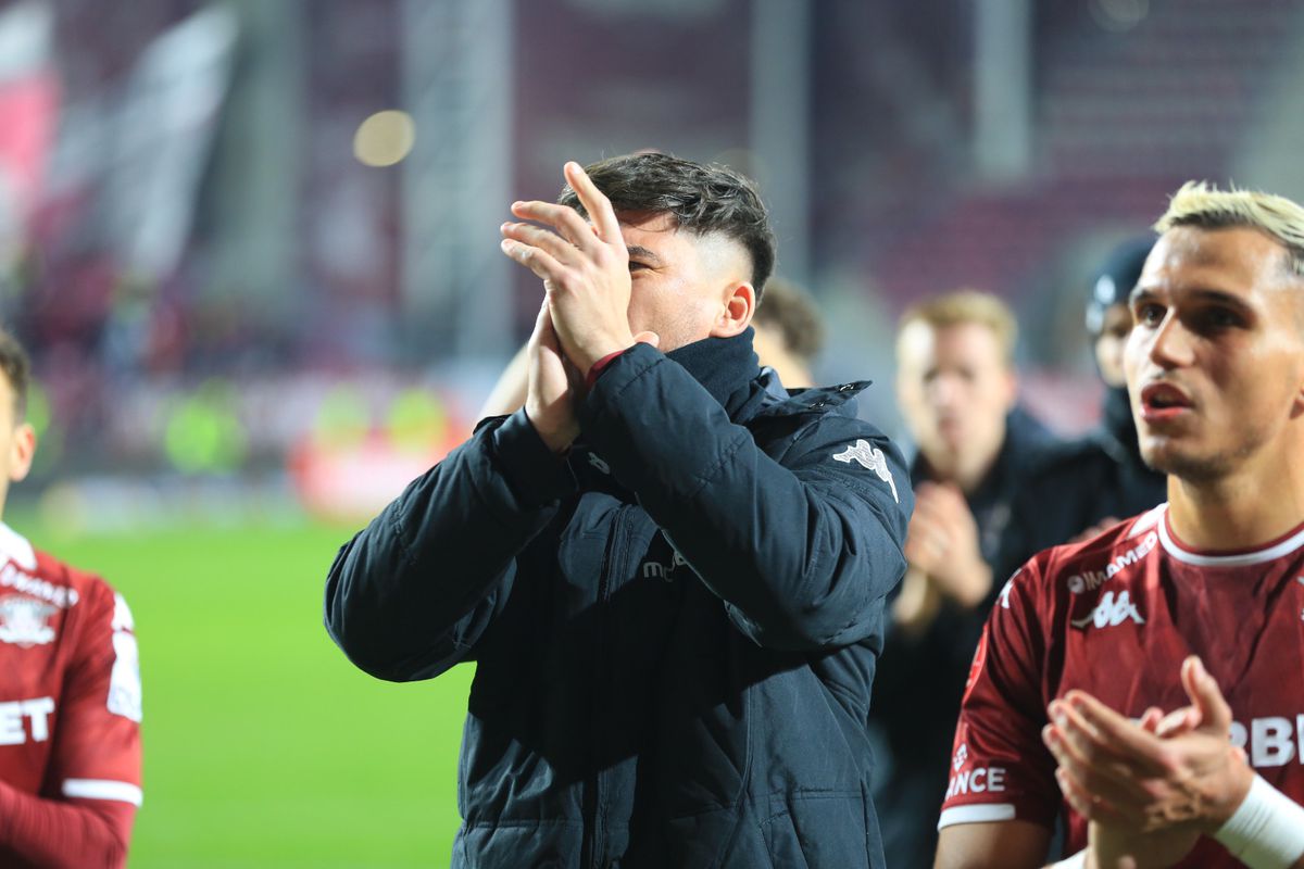 Nici lui Șumudică nu i-a venit să creadă ce le-a ieșit rapidiștilor: „Cred că e prima oară în cariera mea!”