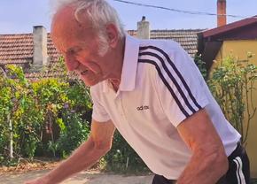 Dezvăluire cu puternic impact emoțional a fotbalistului care l-a apărat pe Ion Crăciunescu de furia celor 3.000 de mineri intrați pe teren să-și facă dreptate: „Nu mai dați, că e MORT!”