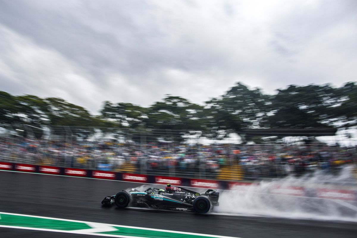 „Aș vrea să îmi iau vacanță de acum. Cel mai prost monopost!” » Panică în garajul Mercedes! Va refuza Lewis Hamilton să ia startul în ultimele trei curse ale sezonului?