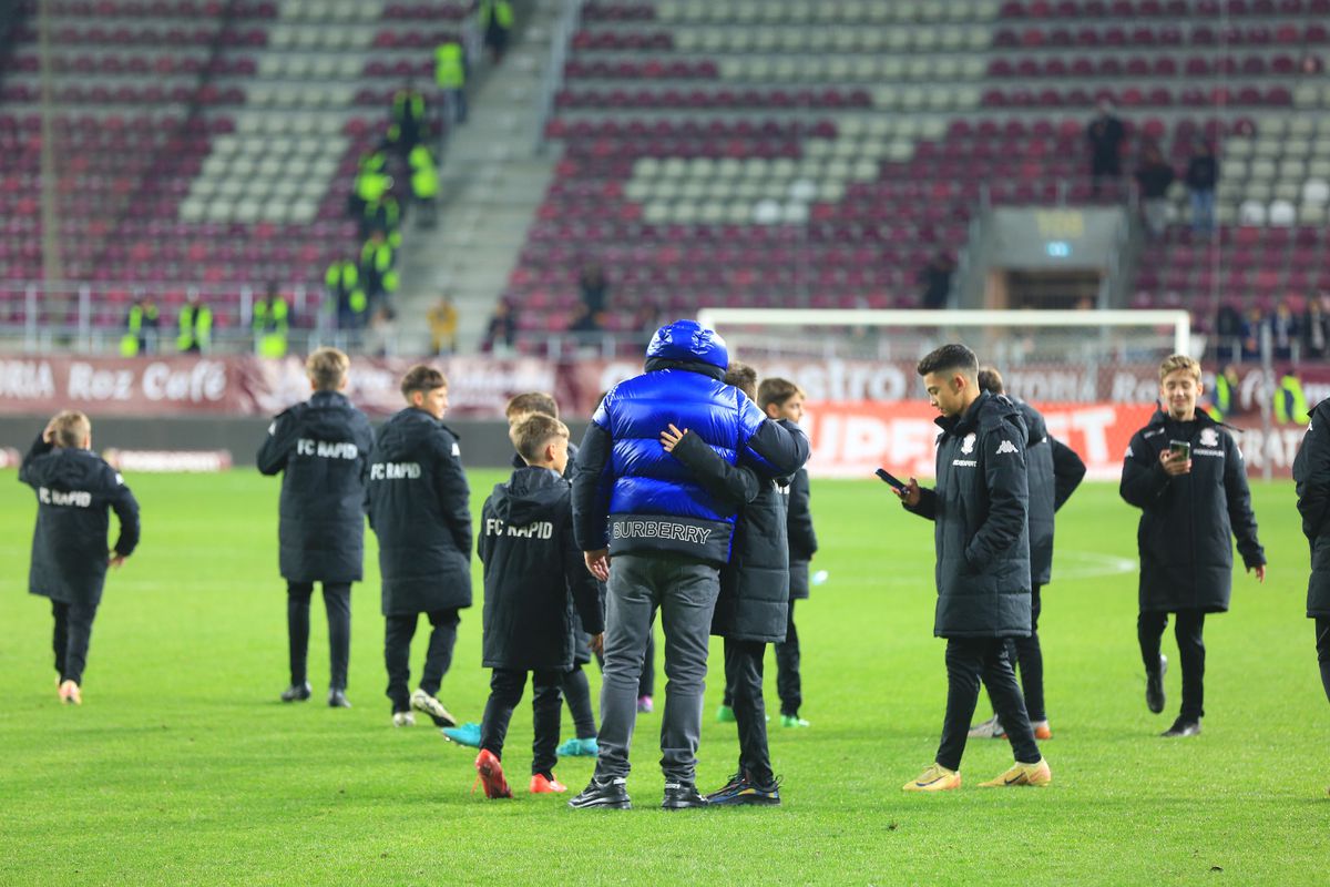 Nici lui Șumudică nu i-a venit să creadă ce le-a ieșit rapidiștilor: „Cred că e prima oară în cariera mea!”