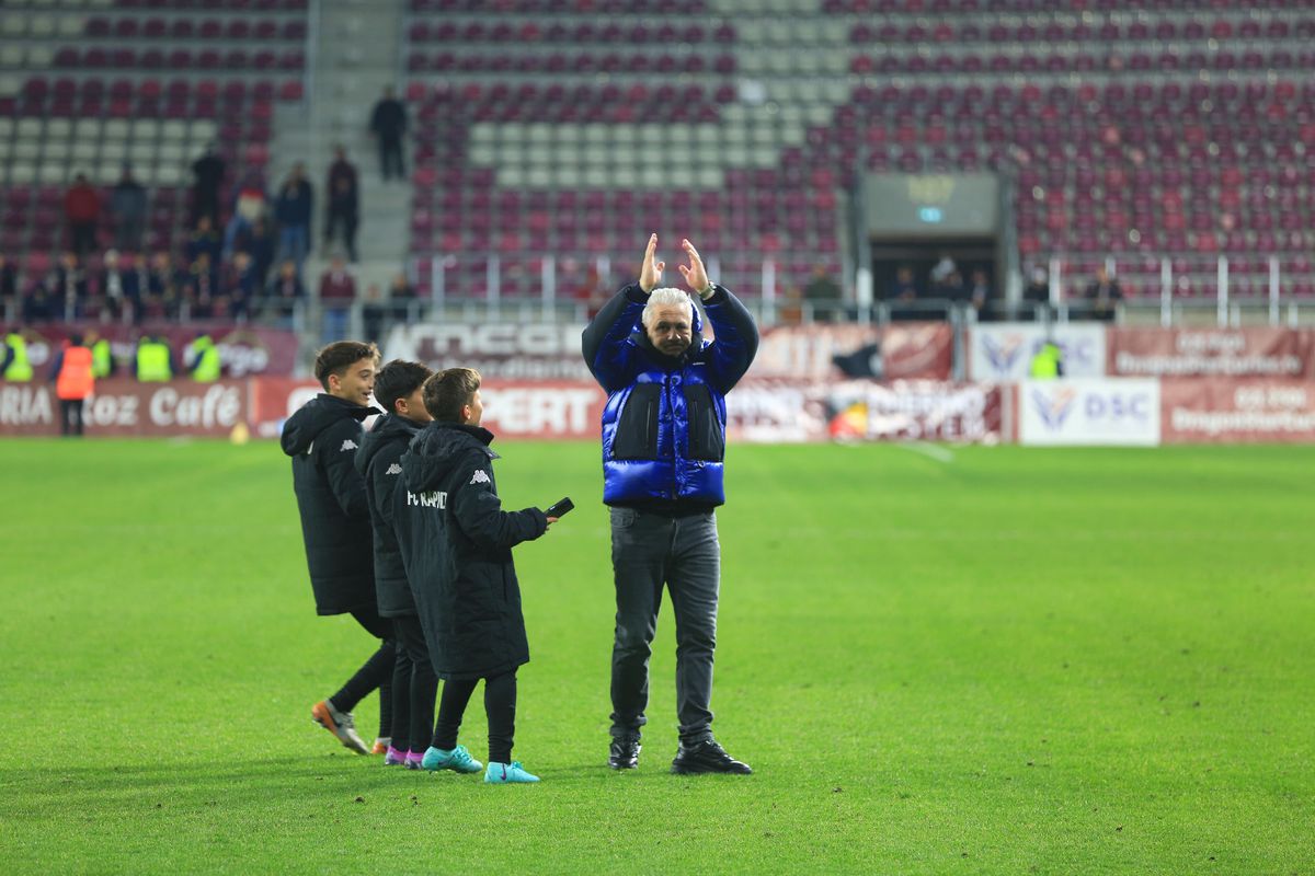 Nici lui Șumudică nu i-a venit să creadă ce le-a ieșit rapidiștilor: „Cred că e prima oară în cariera mea!”