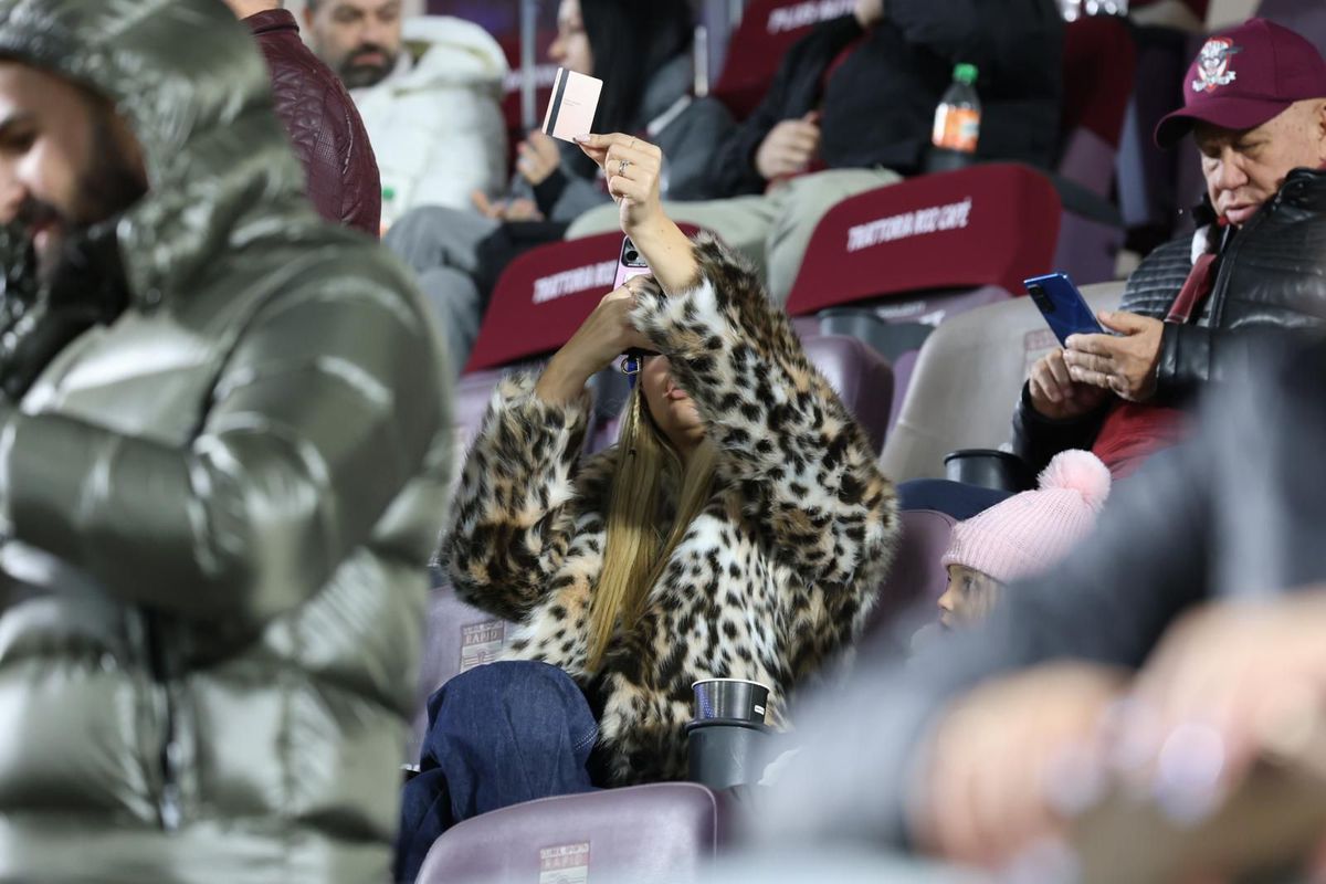 Caz curios la Rapid: a descoperit că are fractură și s-a internat singur într-un spital din Barcelona! » Soția a făcut anunțul, șefii clubului habar n-aveau