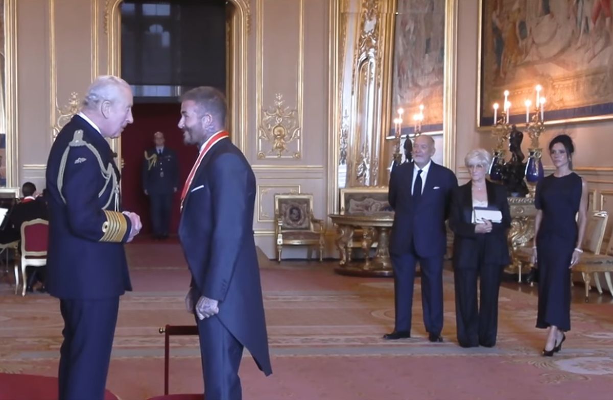 David Beckham a fost ridicat la rang de cavaler de Regele Charles » Soția Victoria i-a fost alături, imaginile au devenit virale