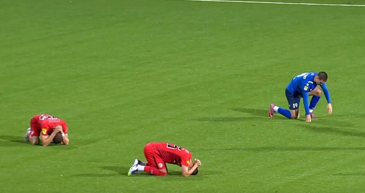 Momentul în care jucatorii de la FK Radnicki 1923 află că antrenorul lor a murit / foto: capturi sportalblic.rs