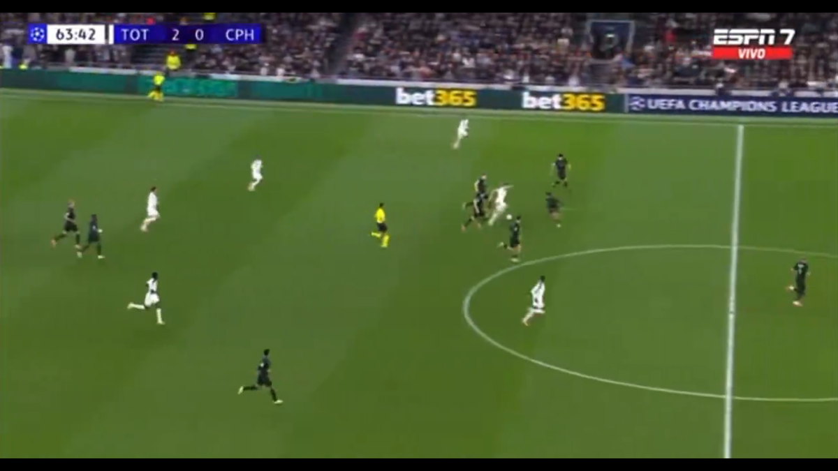 Golul sezonului în Liga Campionilor! Rivalul lui Drăgușin, cursă de 75 de metri, în care a driblat 5 adversari