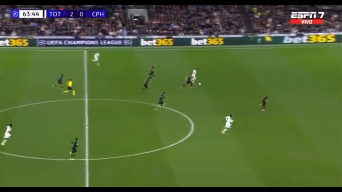 Golul sezonului în Liga Campionilor! Rivalul lui Drăgușin, cursă de 75 de metri, în care a driblat 5 adversari