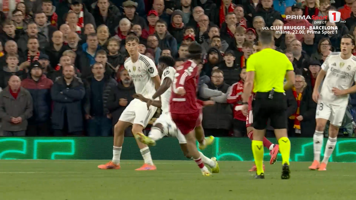 Mingea atinsă cu mâna de Tchouameni în Liverpool - Real Madrid