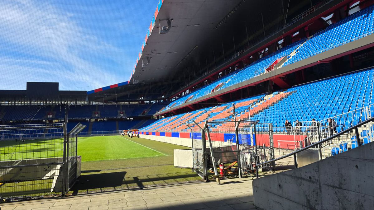 „St. Jakob-Park”, arena unde se va disputa Basel - FCSB