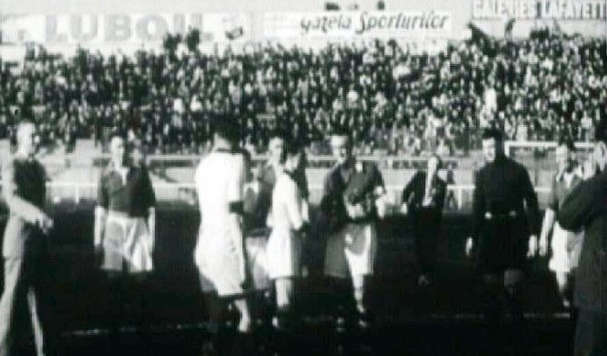 Arena uitată din inima Capitalei, construită de burghezi în perioada interbelică » Ce s-a ales de primul stadion cu gazon din România: aici s-a jucat primul meci oficial în nocturnă