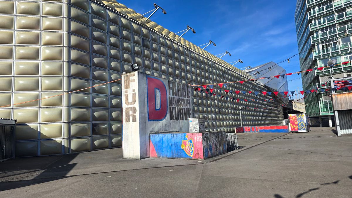 „St. Jakob-Park”, arena unde se va disputa Basel - FCSB