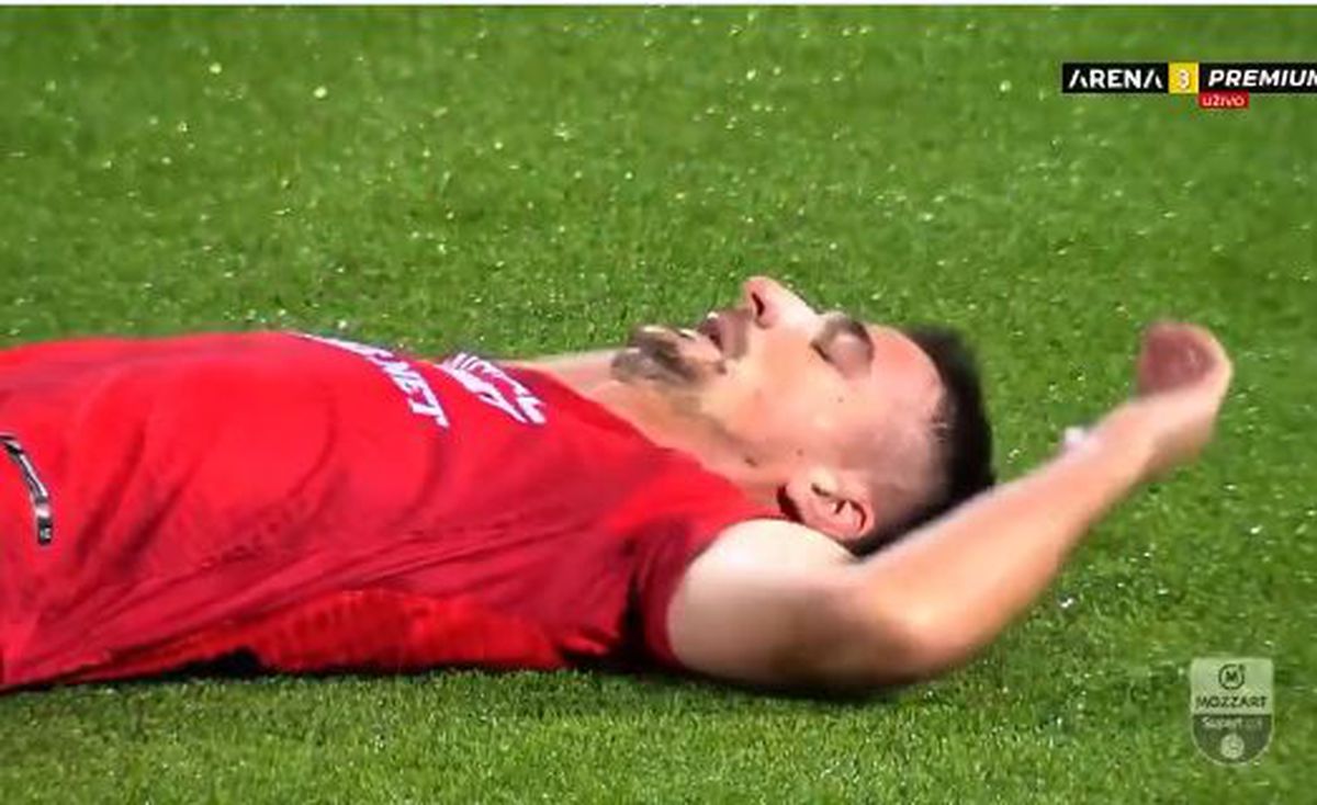 Momentul în care jucatorii de la FK Radnicki 1923 află că antrenorul lor a murit / foto: capturi sportalblic.rs