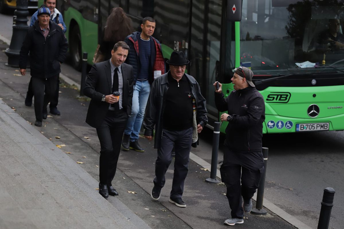 Marian „Ceaușescu”, o nouă „ciocnire” cu Dumitru Dragomir » Unde s-au întâlnit astăzi și ce „cadouri” a primit fostul șef al LPF: „Dă, bă, banii înapoi!”