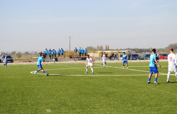 Alt scandal la juniori: părinții și copiii s-au luat la bătaie la Progresul Spartac - Hermannstadt U16 » Tatăl unui jucător sibian, acuzat de agresiune: „Mi-a băgat mâinile în gât. Suntem în junglă?”