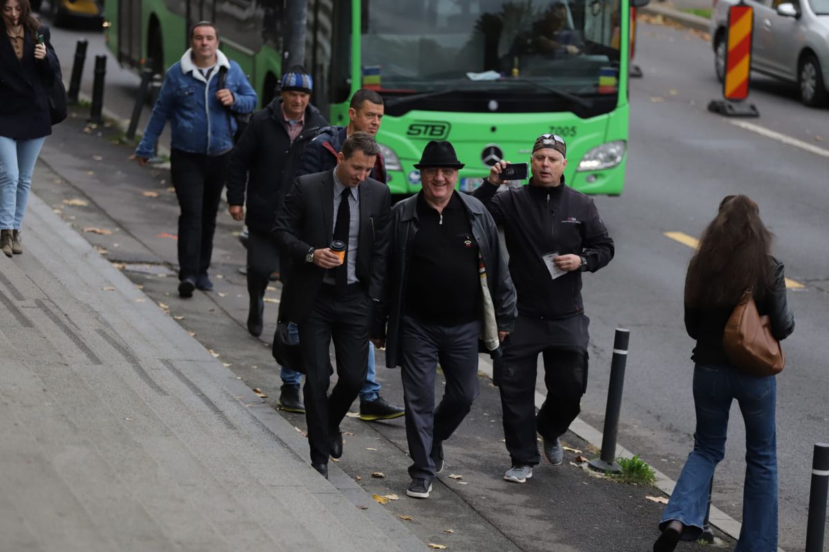 Mitică Dragomir s-a întânit cu Marian „Ceaușescu” în fața CAB București