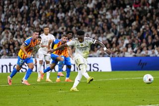 Xabi Alonso l-a păsuit pe Vinicius, dar legenda Realului nu-l slăbește