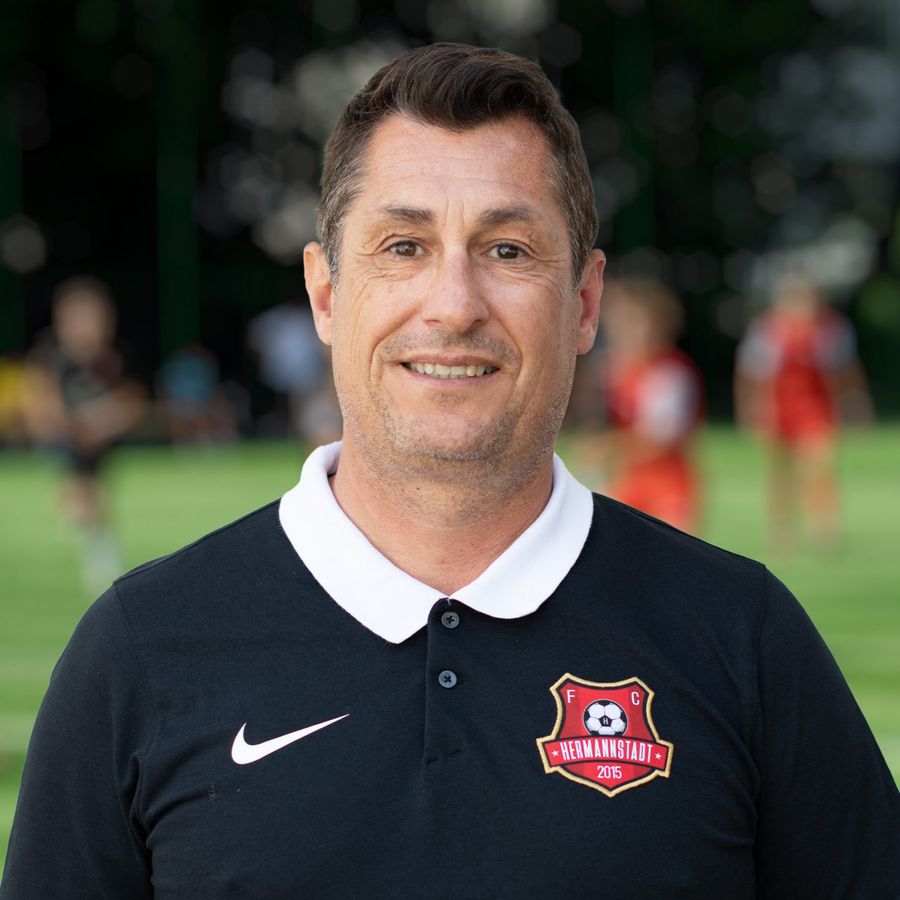 Dorin Zotincă e șeful Academiei de la Hermannstadt. Foto: fchermannstadt.ro Alt scandal la juniori: părinții și copiii s-au luat la bătaie la Progresul Spartac - Hermannstadt U16 » Tatăl unui jucător sibian, acuzat de agresiune: „Mi-a băgat mâinile în gât. Suntem în junglă?”