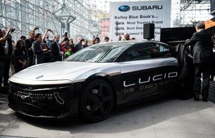 LUCID AIR. S-au rupt de Tesla și au creat o BESTIE! Cea mai tare mașină electrică: 400 de cai putere, autonomie GIGANTICĂ + care e prețul