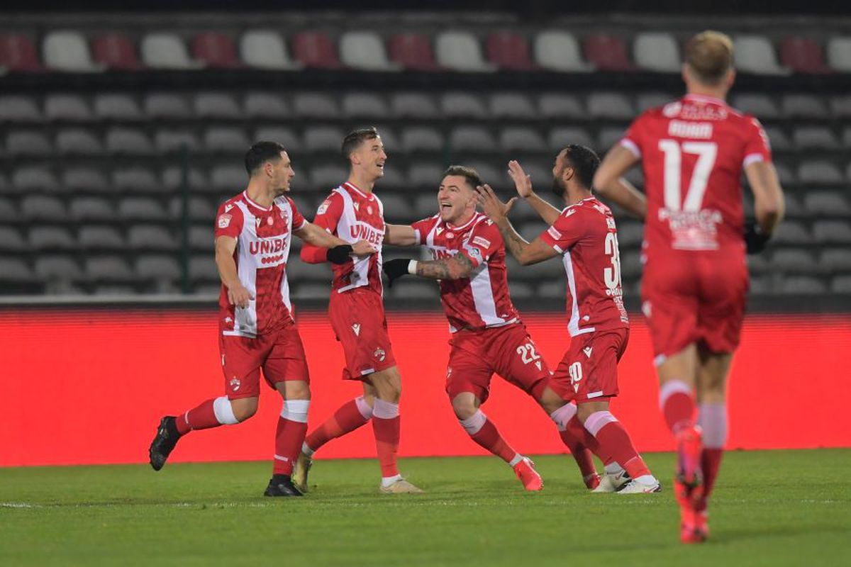 FC Argeș - Dinamo 0-1. VIDEO + FOTO „Câinilor” le priește criza: gol fantastic Camara! Gazdele au avut un penalty neacordat. Clasamentul ACUM