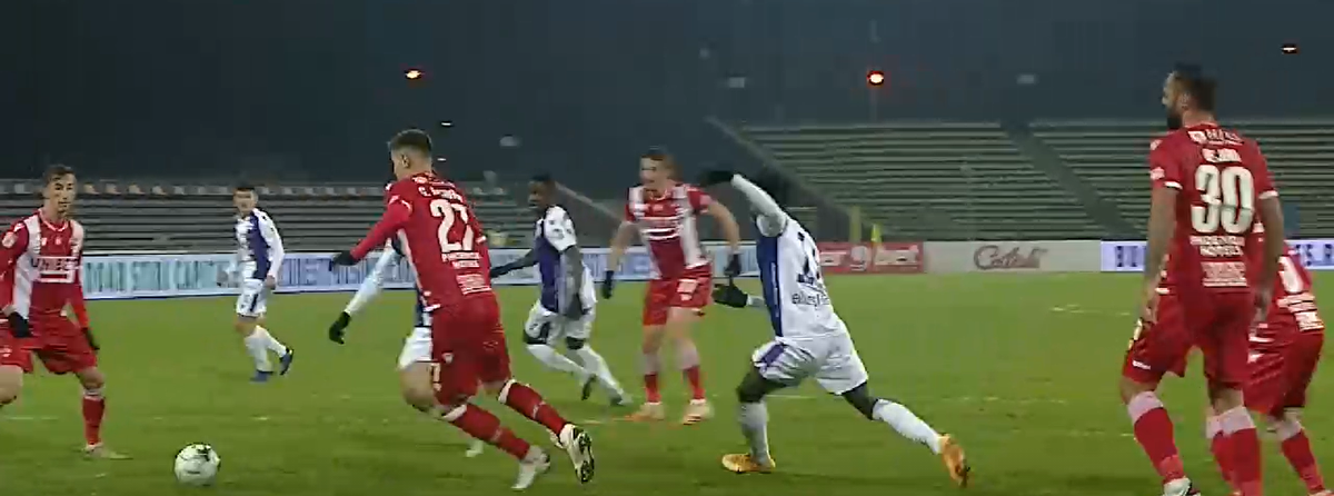 FC Argeș - Dinamo 0-1. Greșeală URIAȘĂ de arbitraj!