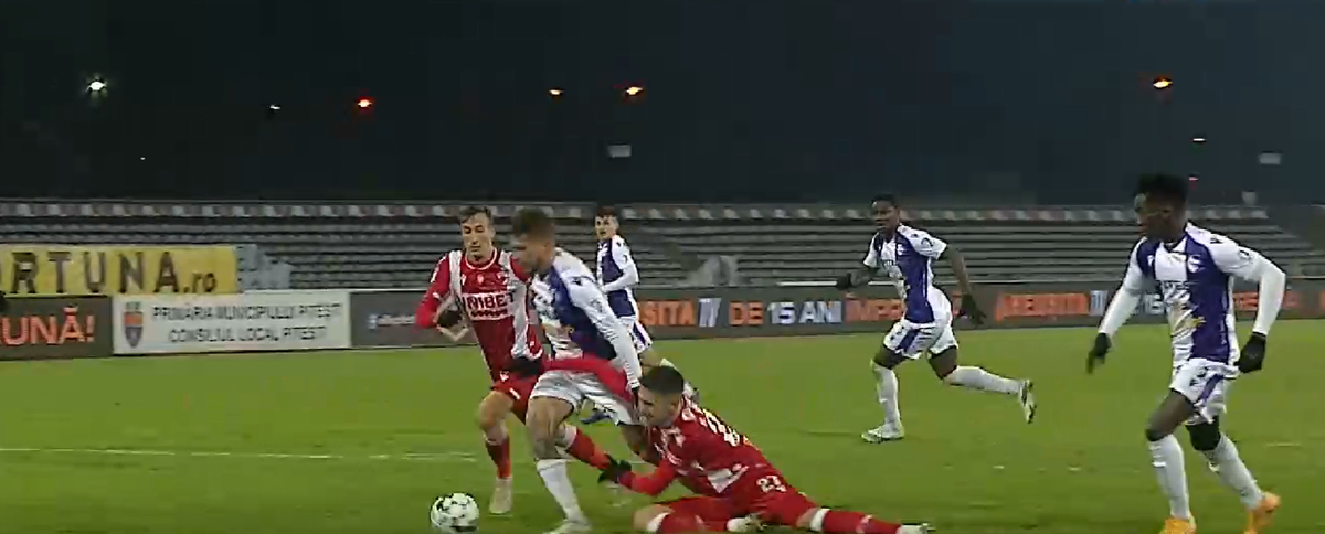 FC Argeș - Dinamo 0-1. Greșeală URIAȘĂ de arbitraj!