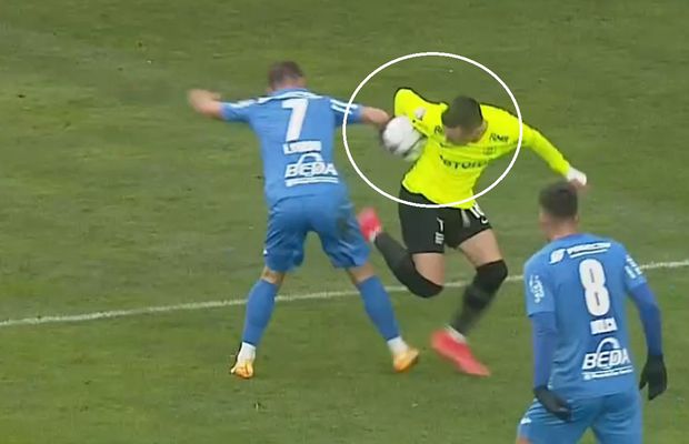 CHINDIA - CFR CLUJ. „Centralul” Radu Petrescu nu i-a rămas dator campioanei » După ce inițial i-a refuzat un penalty, s-a revanșat câteva minute mai târziu