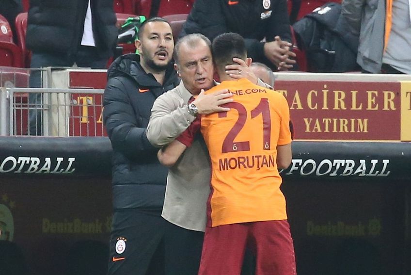 Fathi Terim, antrenorul lui Galatasaray, e criticat pentru că nu-l folosește mai mult pe Olimpiu Moruțan. În remiza de azi cu Altay, mijlocașul român în vârstă de 22 de ani a prins în teren numai 20 de minute.