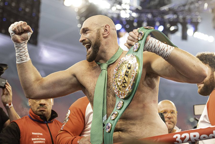 Tyson Fury/ foto Imago Images Se anunță lupta anului 2023 în box » Fury l-a distrus pe Chisora și l-a provocat pe Usyk, aflat în tribună: „Tu urmezi. O să te distrug, o să mătur cu tine pe jos!”