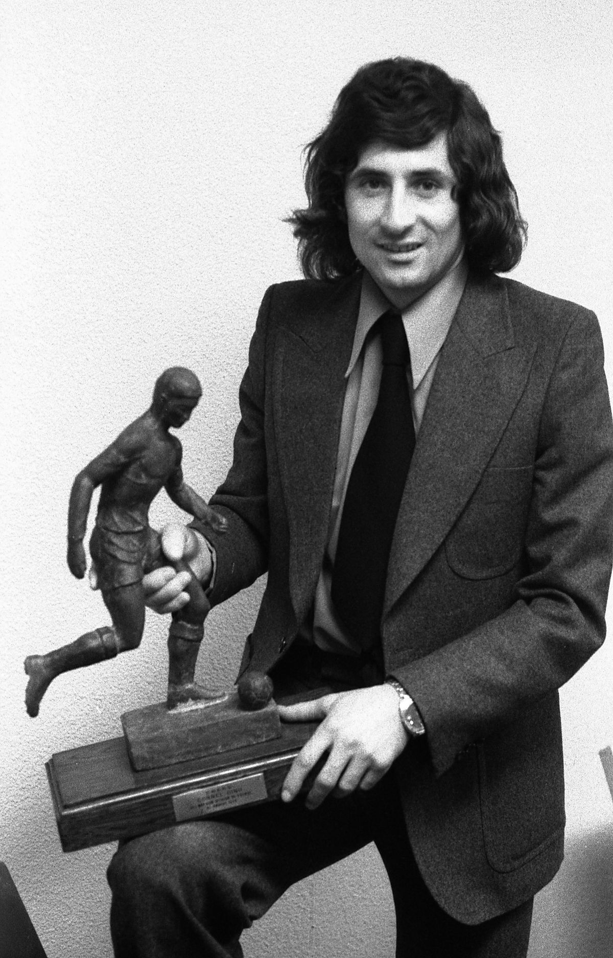 46 de ani de la un conflict nuclear între Cornel Dinu și scriitorul Eugen Barbu: „«Sfântul» Dinu se tratează cu țuicomicină, are pe conştiinţă cel puţin doi oameni schilodiţi!”