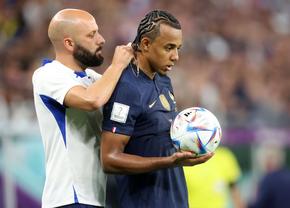 Amatorism incredibil în naționala Franței » Arbitrul a oprit meciul cu Polonia din cauza lui!