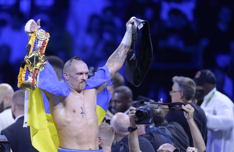 Olșeksandr Usyk/ foto Imago Images Se anunță lupta anului 2023 în box » Fury l-a distrus pe Chisora și l-a provocat pe Usyk, aflat în tribună: „Tu urmezi. O să te distrug, o să mătur cu tine pe jos!”
