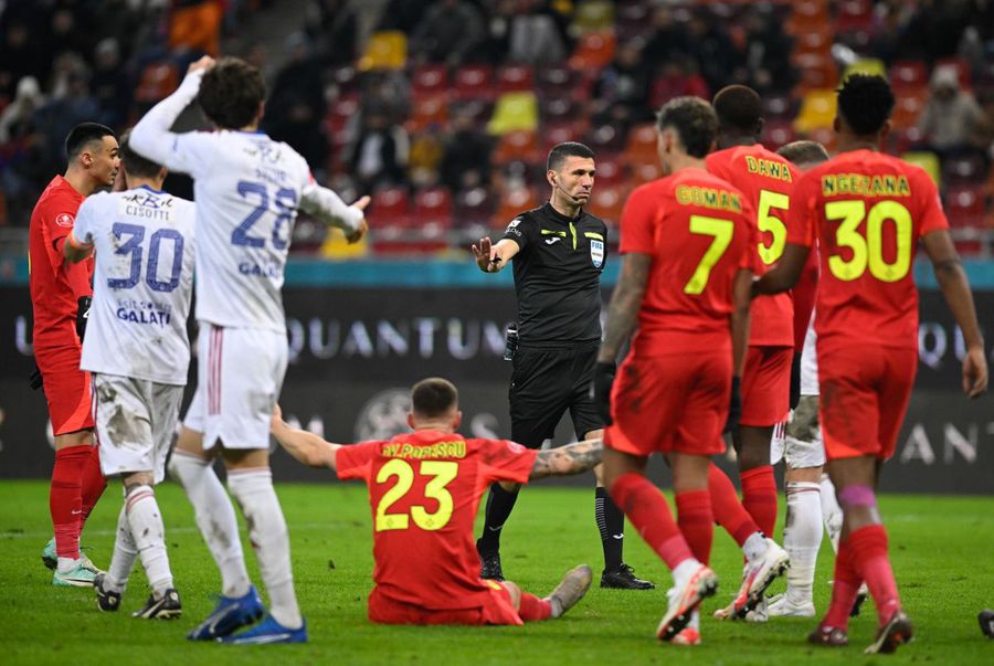 Ovidiu Popescu, cerând fault la primul gol al Oțelului/ foto: Raed Krishan (GSP) Comportament rușinos! Cu atitudinea asta, Muaither sau Al Akhdoud scrie pe voi