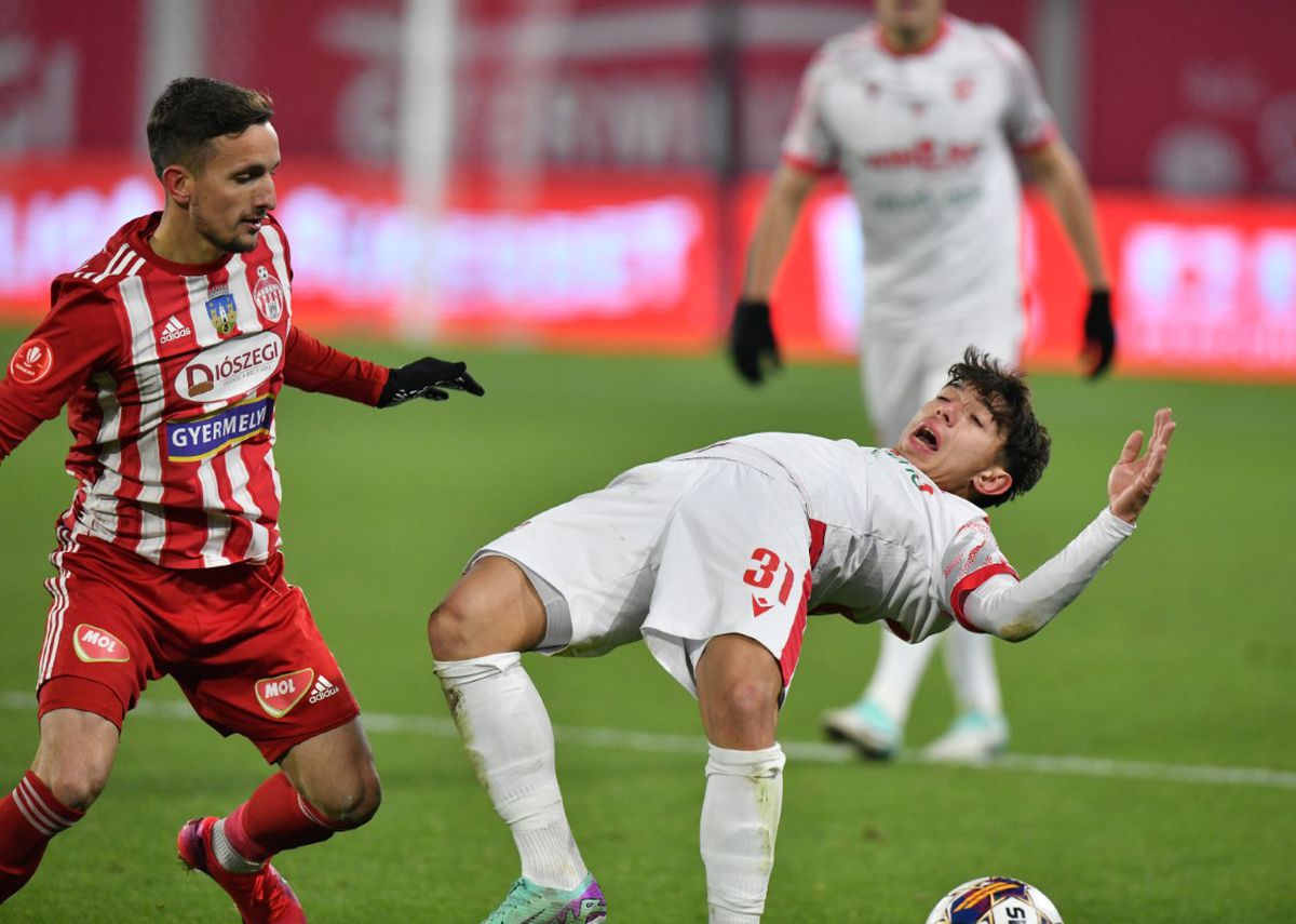 Tensiuni la Sfântu Gheorghe » Fanii lui Dinamo nu au fost lăsați să iasă din stadion: „Jandarmii au replicat cu gaze lacrimogene”