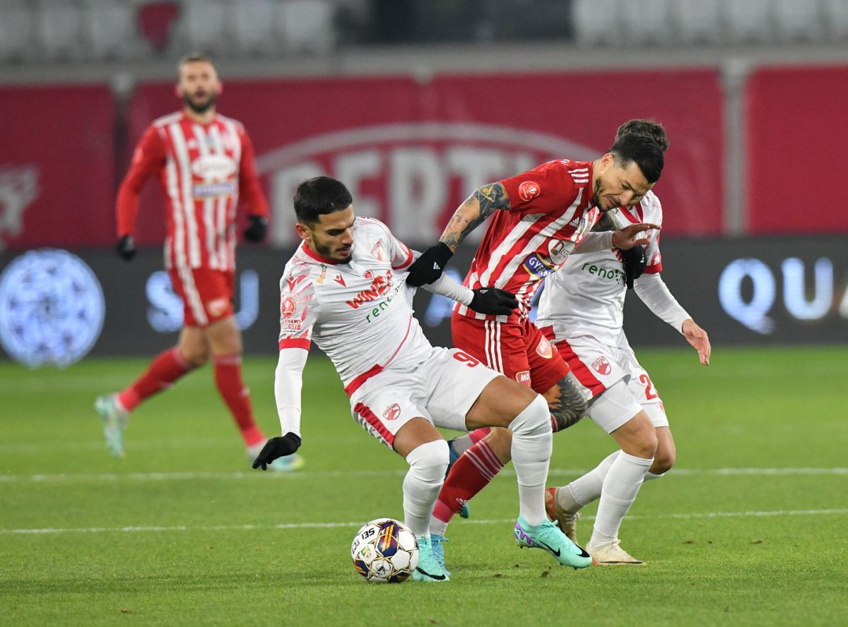 Tensiuni la Sfântu Gheorghe » Fanii lui Dinamo nu au fost lăsați să iasă din stadion: „Jandarmii au replicat cu gaze lacrimogene”