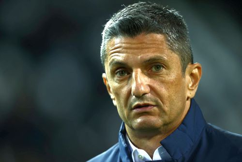 Răzvan Lucescu, antrenor PAOK Salonic. 
PAOK Salonic, formația antrenată de Răzvan Lucescu (54 de ani), s-a impus, pe teren propriu, scor 3-0 , în fața celor de la Lamia, într-o partidă din runda cu numărul 13 a primei ligi din Grecia.