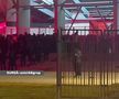 Sepsi a învins-o pe Dinamo, scor 2-1, în ultimul meci al rundei cu numărul 18 din Superliga. La finalul partidei de la Sfântu Gheorghe, mai mulți fani ai „câinilor roșii” au intrat în conflict cu jandarmii prezenți la stadion.