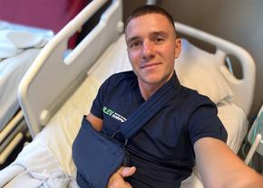 Remco Evenepoel, dublu campion olimpic la Paris, a fost operat după ciocnirea dură cu ușa unui vehicul de poștă: „Revenirea începe acum”