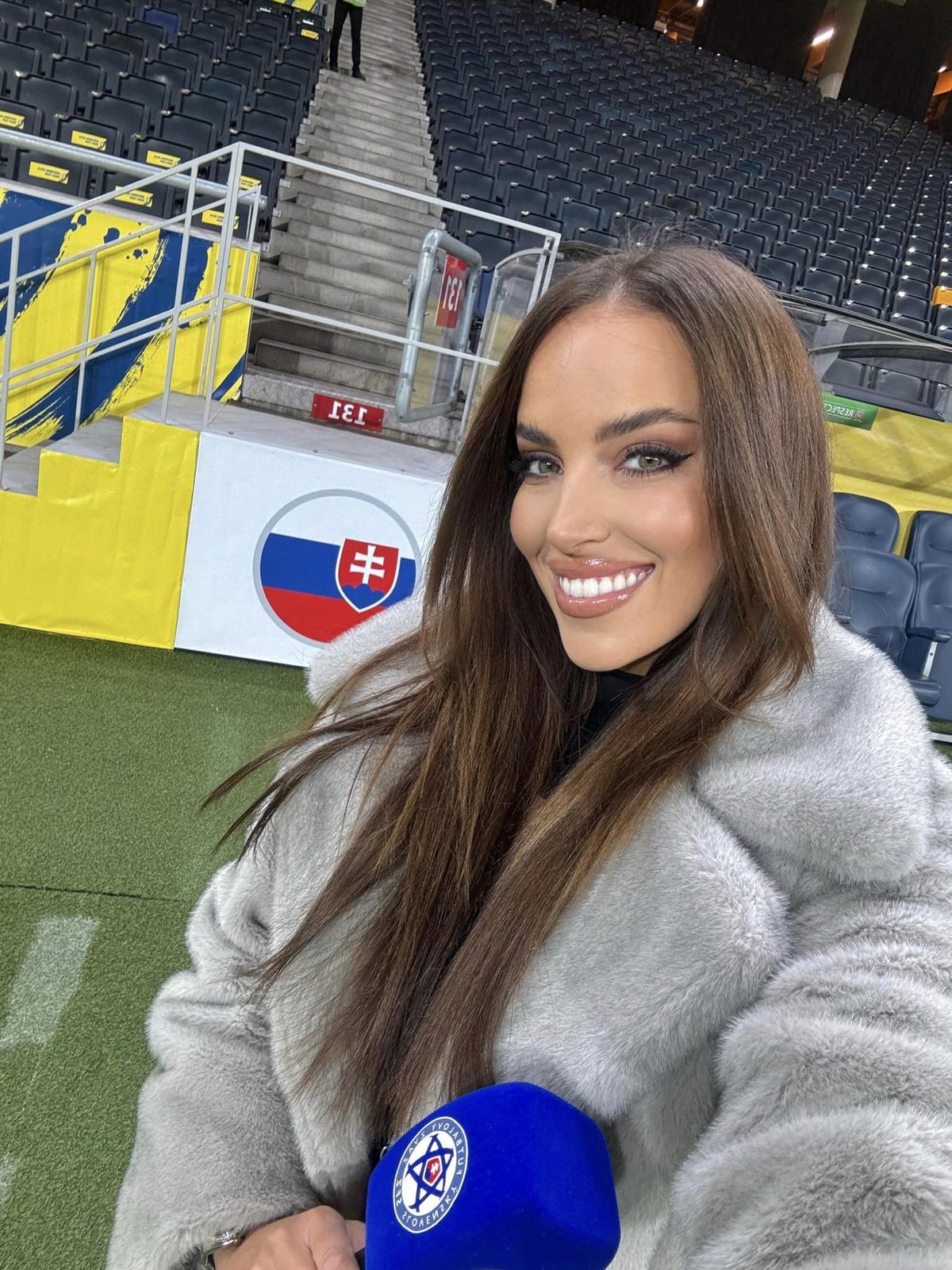 The queen is back! Simona s-a pozat cu tricoul echipei naționale și ne așteaptă la Euro: „Poate că vezi doar o față drăguță”