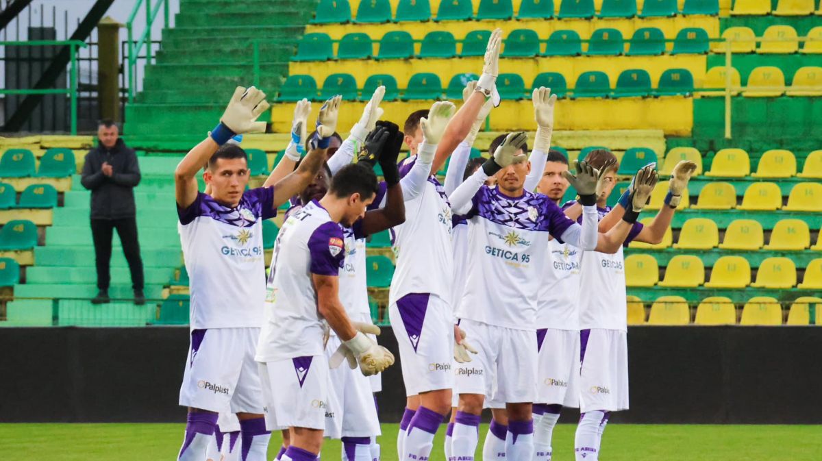 Imagini impresionante în Cupa României! Gest cum nu s-a mai văzut pe un teren de fotbal în memoria lui Duckadam