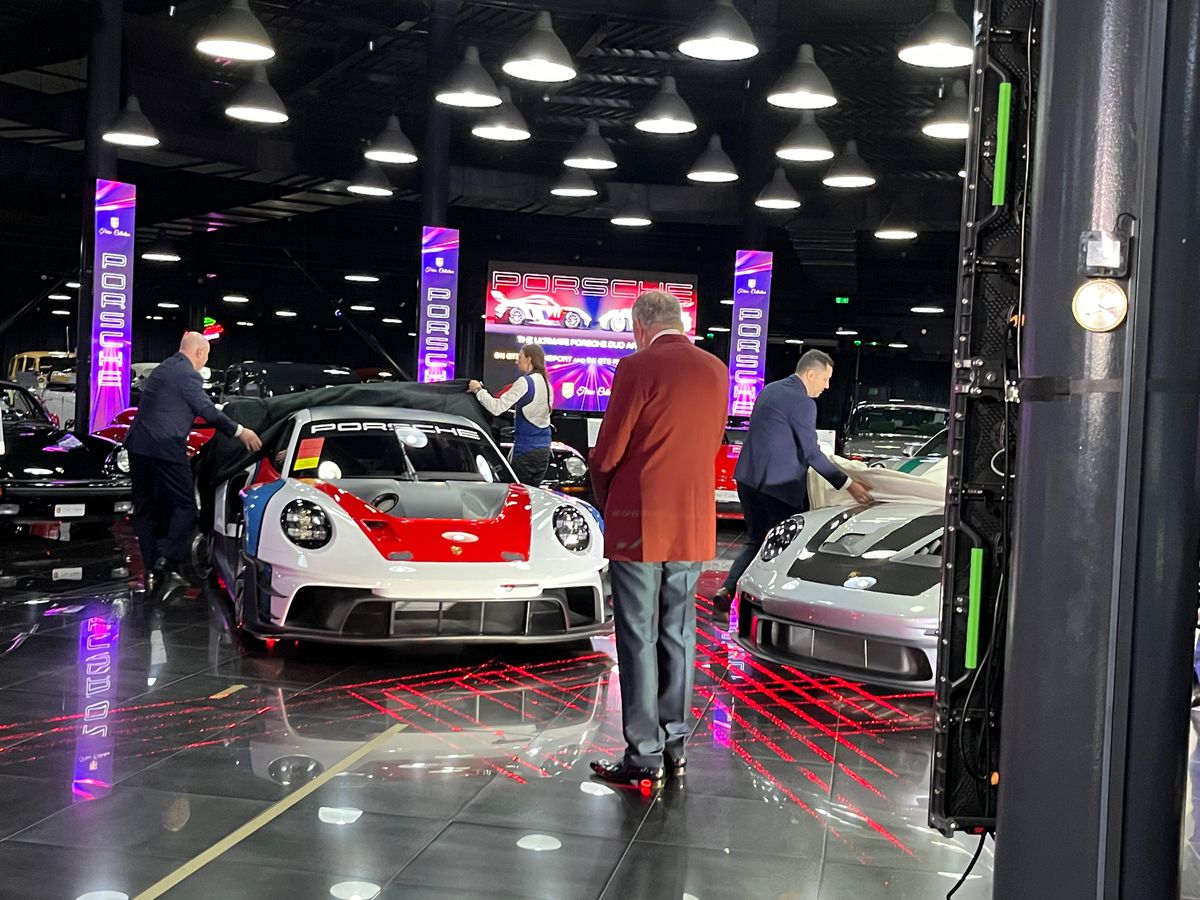 Ion Țiriac a prezentat noile mașini din colecția de la Otopeni