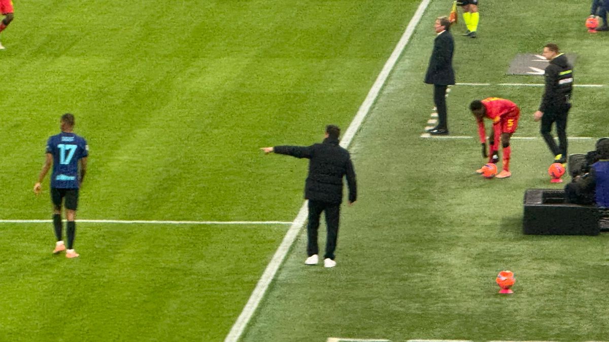 Chivu la Inter - Venezia, monitorizat 90 minute