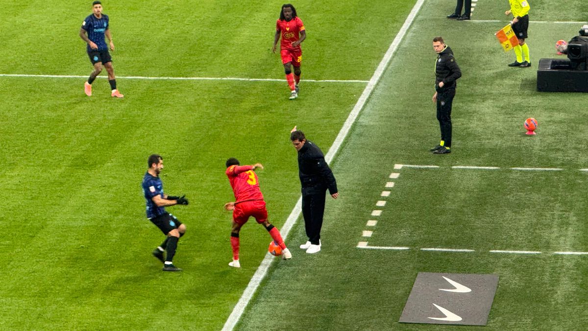 Chivu la Inter - Venezia, monitorizat 90 minute