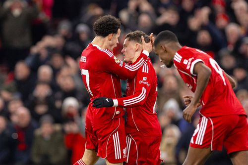 Florian Wirtz e felicitat de coechipieri, dar golul din minutul 81 a fost trecut drept „autogol” / Foto: Imago